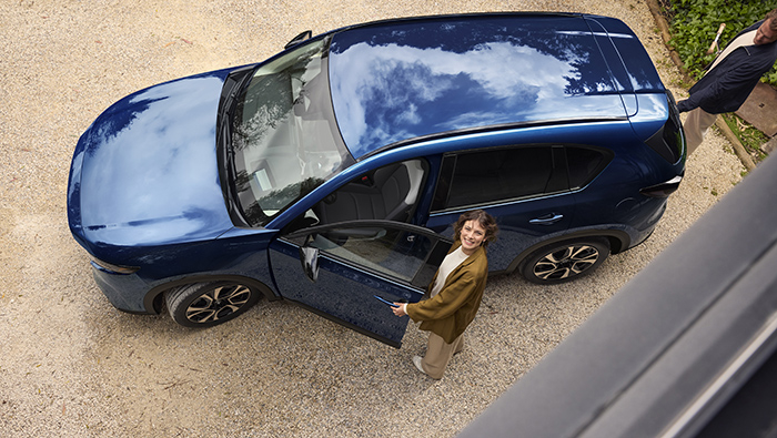 Exterior Color: Navy Blue Mica “The All-New CX-5 (Overseas specification model)”