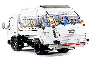 タイタンＬＰＧ消臭装置付き塵芥車（参考出品車）