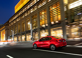 新型「Mazda2」セダン