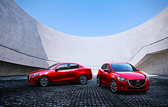 新型「Mazda2」セダン