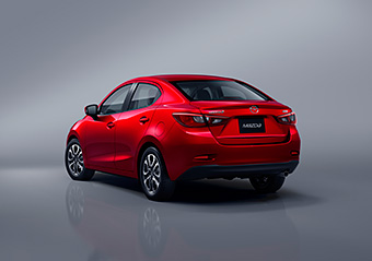 新型「Mazda2」セダン