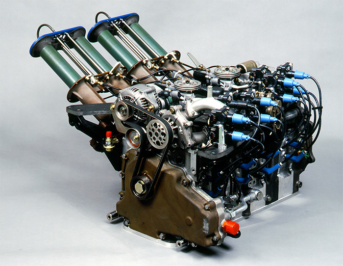 R26B型4ローターロータリーエンジン