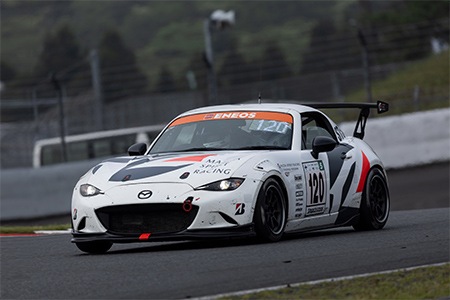 倶楽部MAZDA SPIRIT RACING ROADSTER （ST-5Rクラス・120号車）
